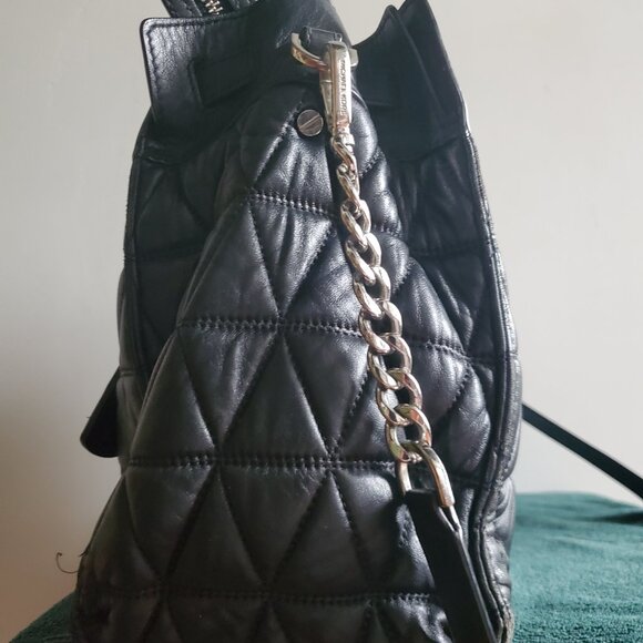 Michael Kors Black quilted leather shoulder bag - Picture 9 of 10